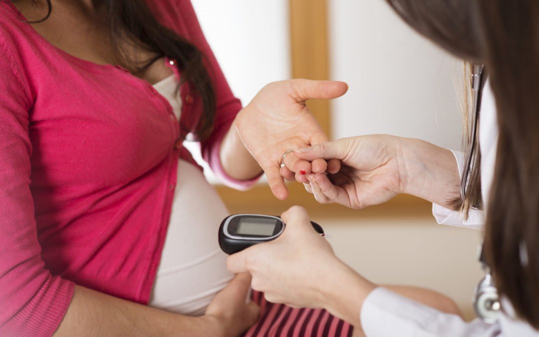 O que deve ser feito para preparar uma mulher diabética para engravidar?